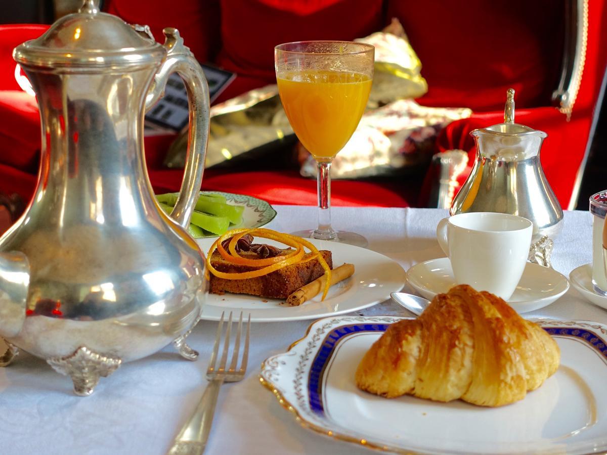 Le Jardin De La Cathedrale Bed & Breakfast ทรัวส์ ภายนอก รูปภาพ