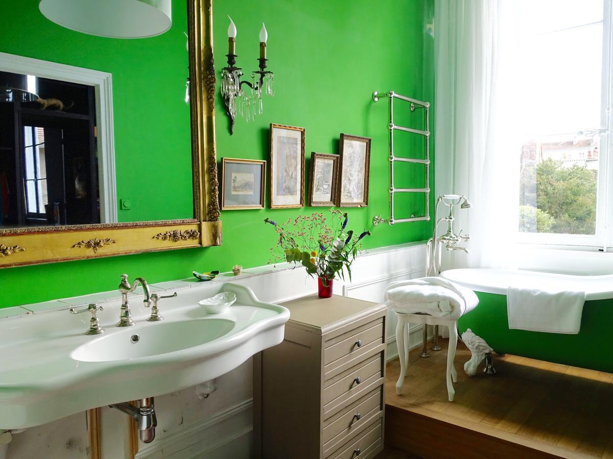 Le Jardin De La Cathedrale Bed & Breakfast ทรัวส์ ภายนอก รูปภาพ