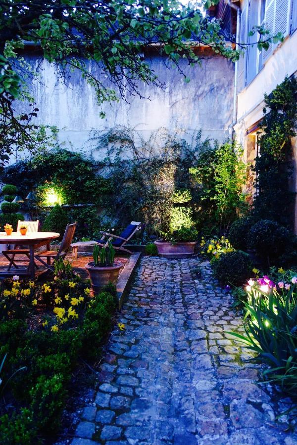 Le Jardin De La Cathedrale Bed & Breakfast ทรัวส์ ภายนอก รูปภาพ